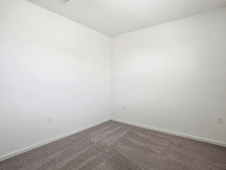 16047 Pirates Cove Ln — Photo 8