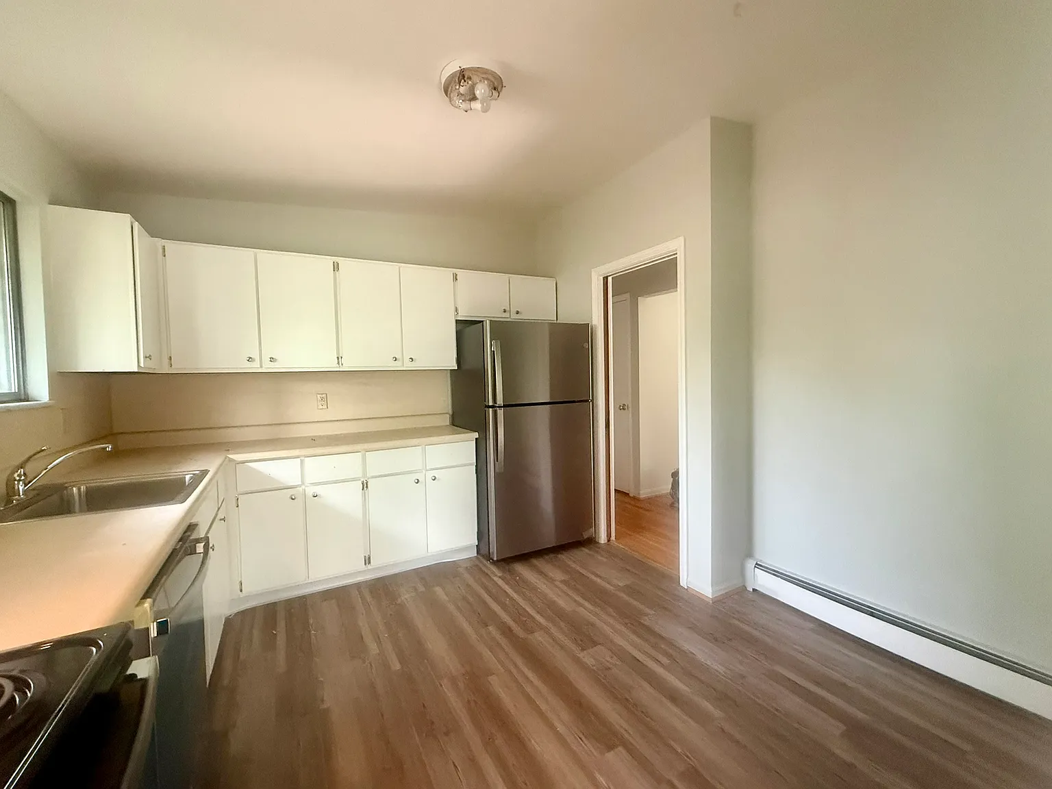 3 bed, 1257 sqft, $2,500 — Photo 4