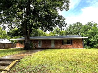 304 3rd St SW #306, Paris, TX 75460