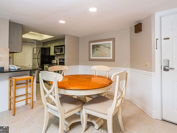 3rd image of 1440 Ocean Blvd
