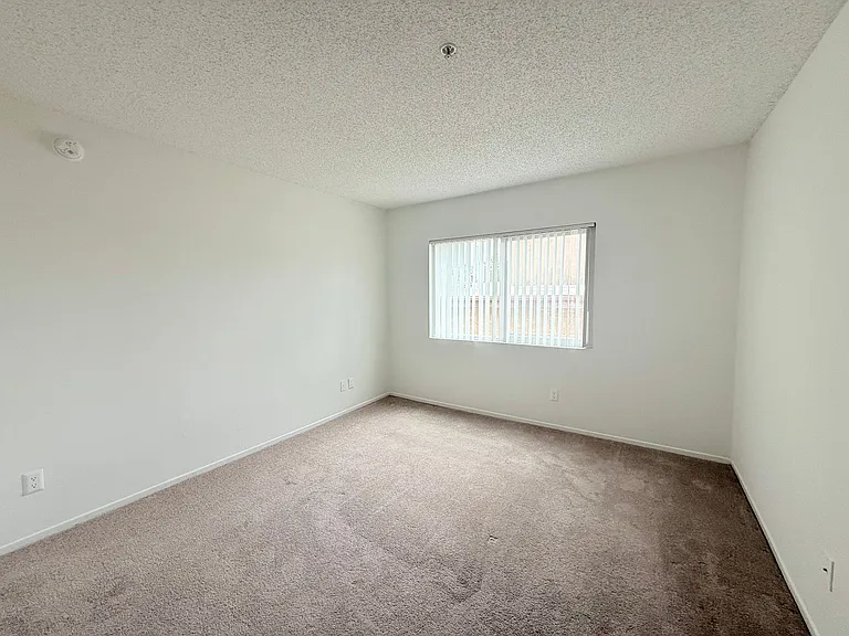 400 Westmoreland Apartments - Modern, approachable, city-living vibe — Photo 30