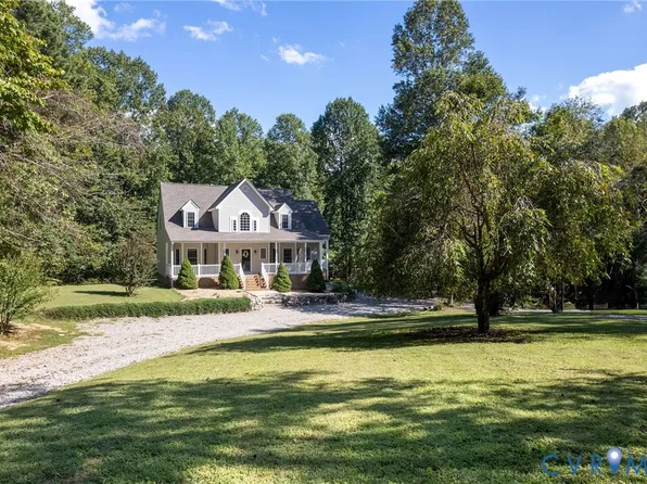 7994 Stonewall Dr, Amelia Court House, VA 23002
