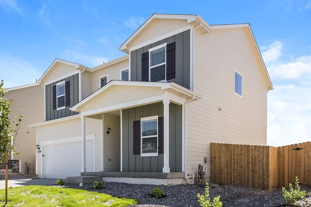 4 bed, 2.5 bath, 2171 sqft, $3,100 — Photo 4