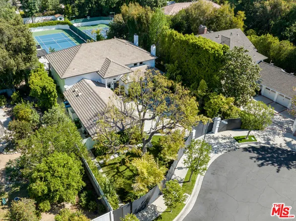 17145 Addison St, Encino, CA 91316