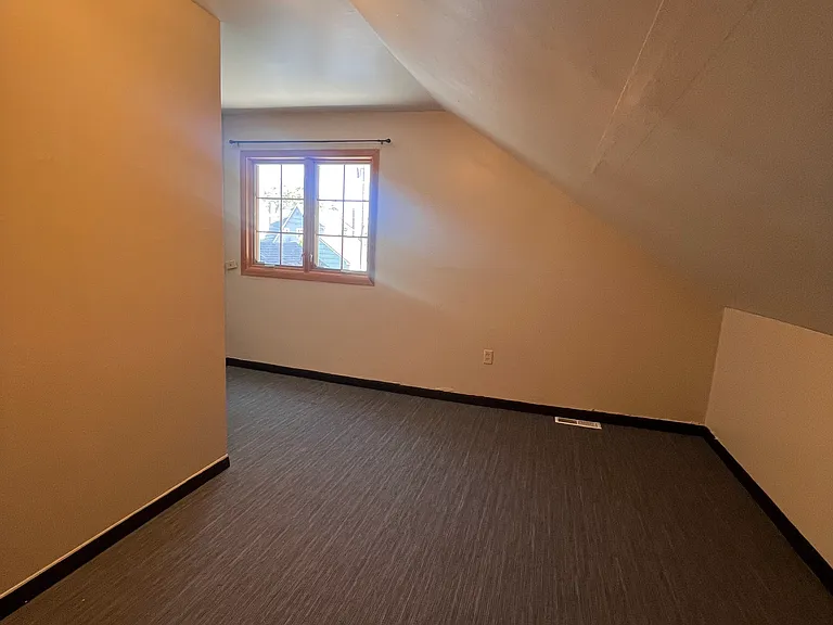 3005 N 13th St — Photo 9