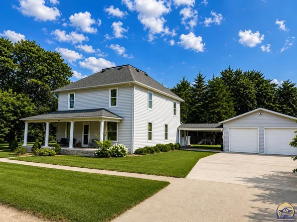 104 W Wyandotte St, Meriden, KS 66512