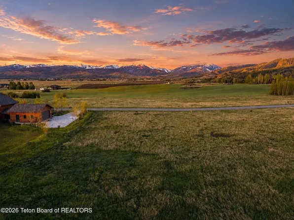 9830 Hiddenwaters Ln, Victor, ID 83455