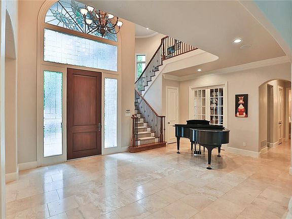 3rd image of 6941 Laurel Valley Dr