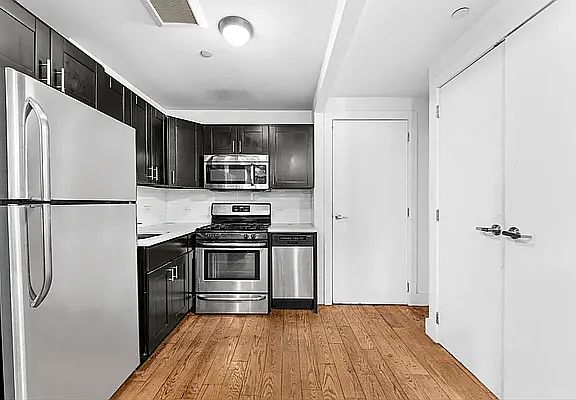 2nd image of 39 Troutman St APT 1F