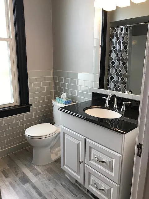 1524 4th Ave Floor 1 photo 1