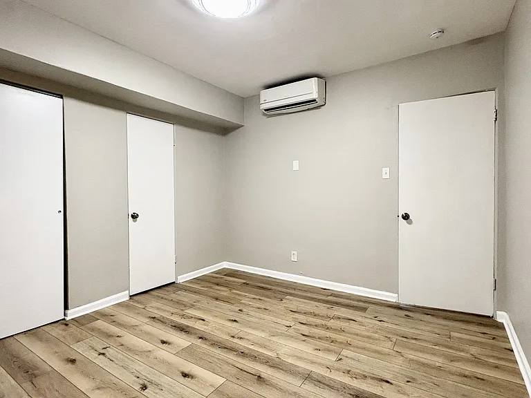 4250 Miami St #B2 — Photo 8
