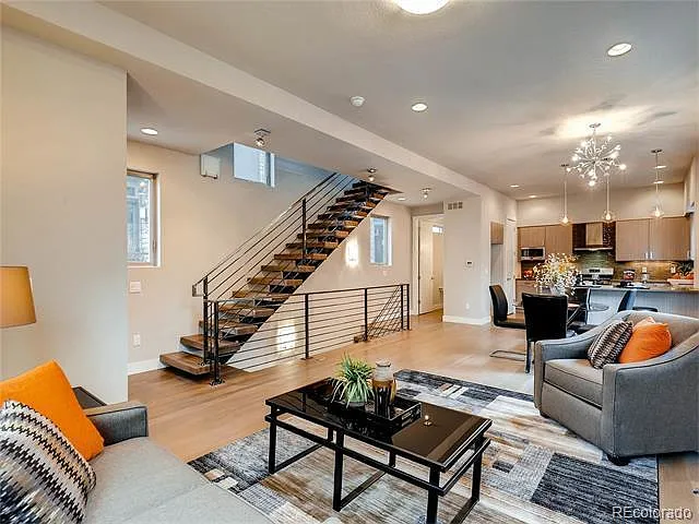 167 W 10th Ave — Photo 14