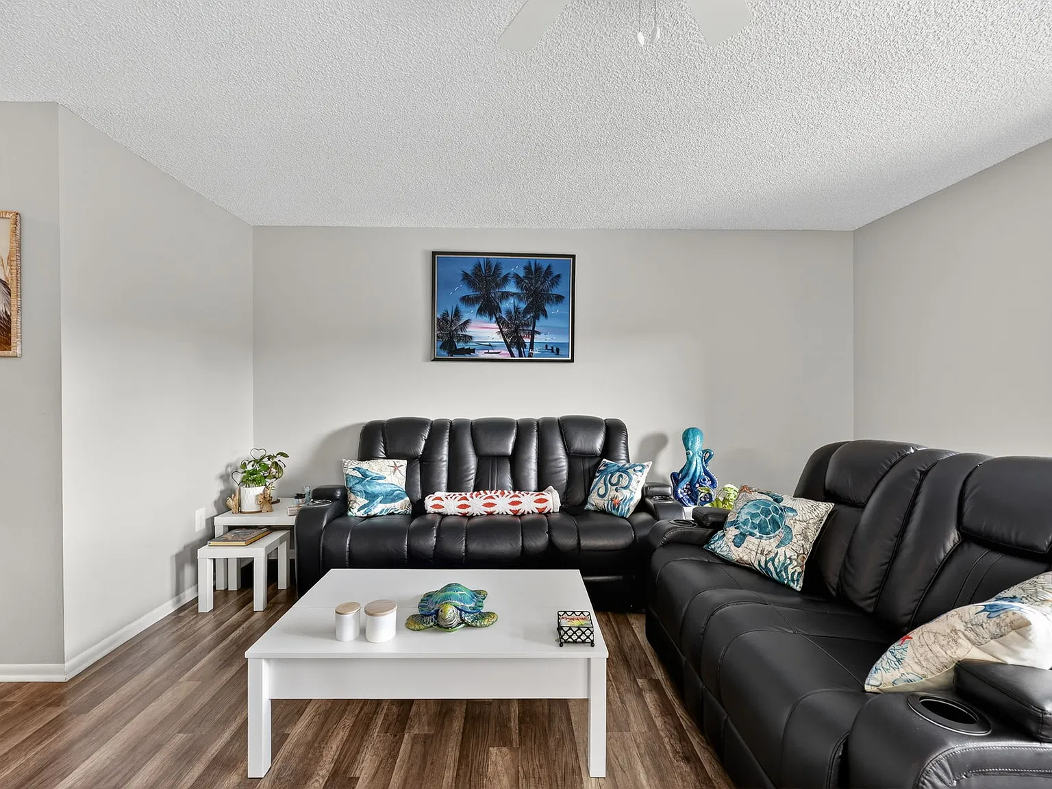 1 bed, 950 sqft, $1,800 — Photo 4