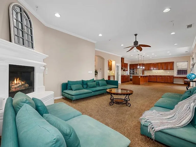 2090 Wisteria Pl — Photo 18