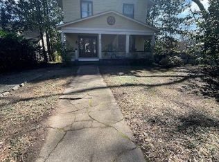 216 Hillcrest Rd, Raleigh, NC 27605