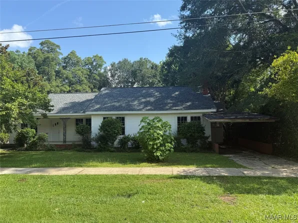 911 W Tuskeena St, Wetumpka, AL 36092