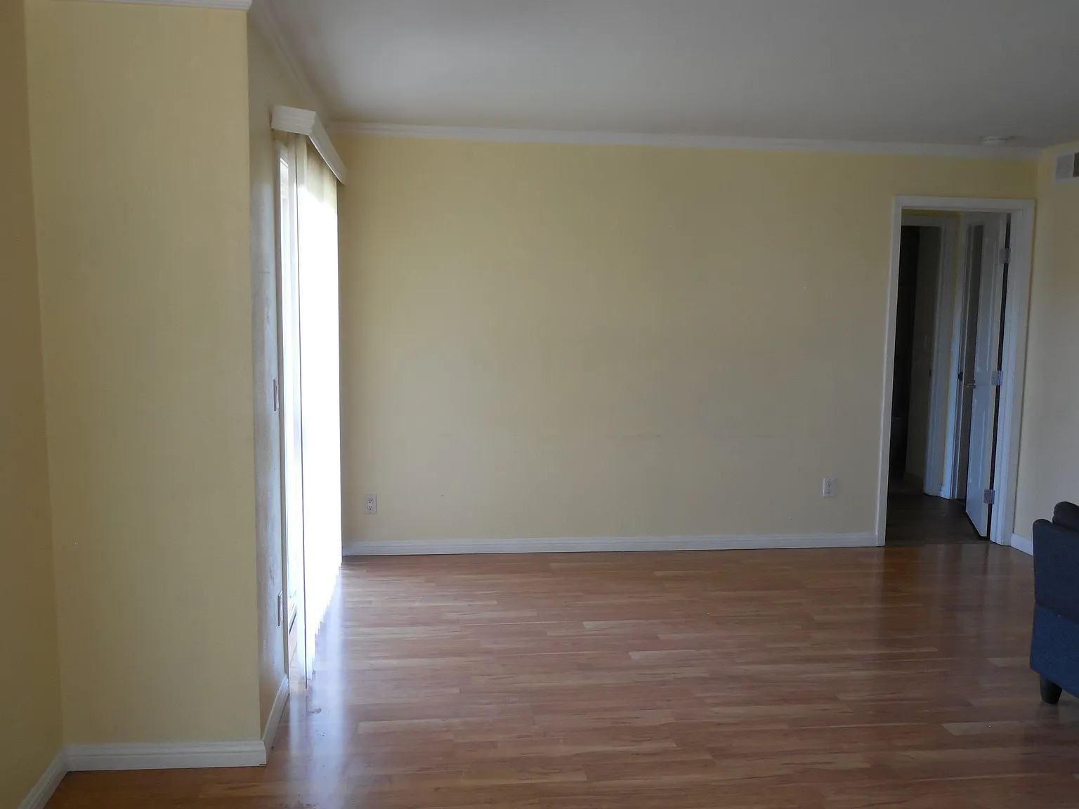 2 bed, 901 sqft, $2,200 — Photo 3