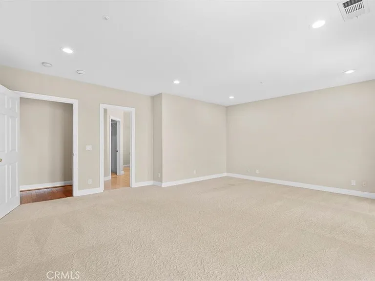 540 W 25th St — Photo 25