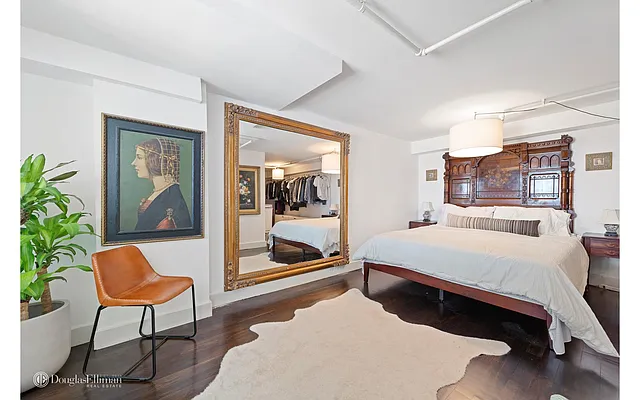 Sold by Douglas Elliman | media 16