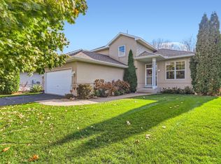 21332 Hytrail Cir, Lakeville, MN 55044