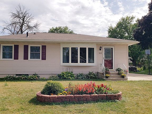 2nd image of 1828 Bourland Ave