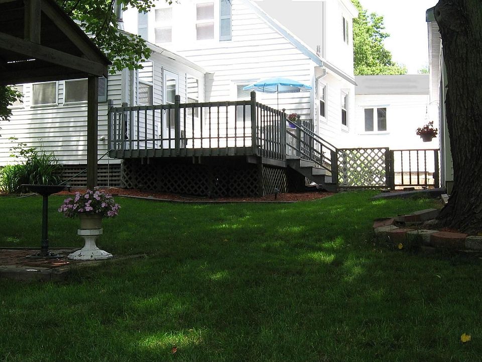 2nd image of 60 Andover St