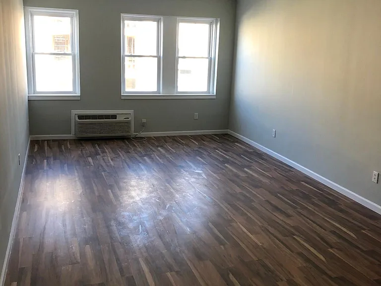 510 Clinton Ave #7 — Photo 2