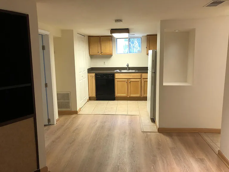 6212 Macarthur Blvd — Photo 7