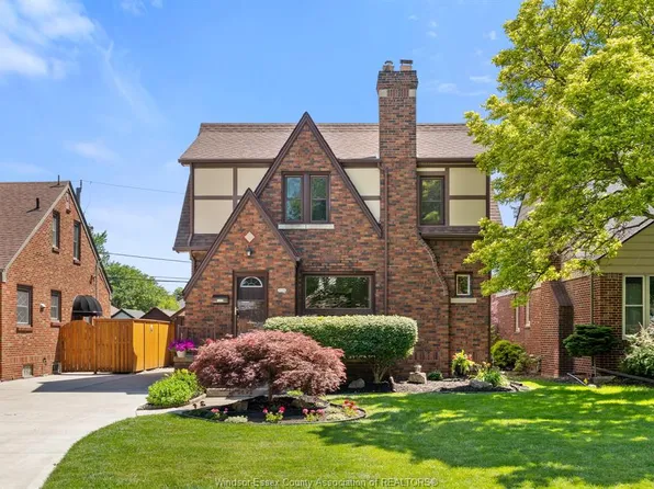2226 Gladstone Ave, Windsor, ON N8W 2N7