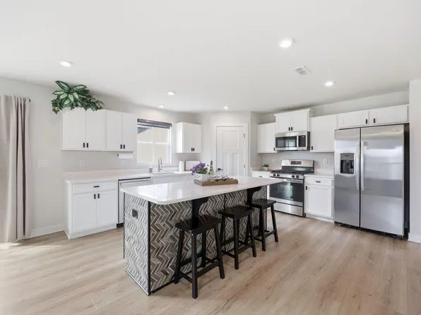 82 Coble Farms Pl, Fuquay Varina, NC 27526