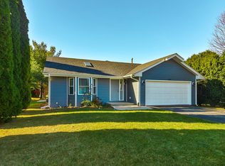 515 Pembroke Rd SW, Poplar Grove, IL 61065