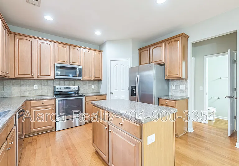 2901 Meherrin Ct — Photo 3