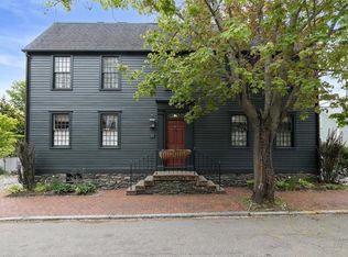 20 Willow St, Newport, RI 02840