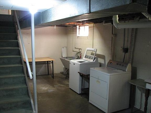 5th image of 121 Trudy Ave