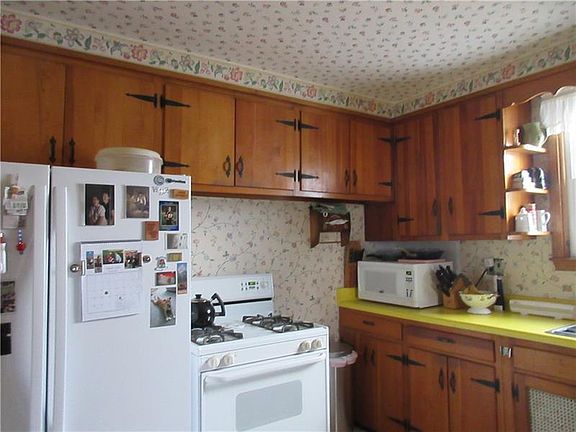5th image of 812 Fairmont St