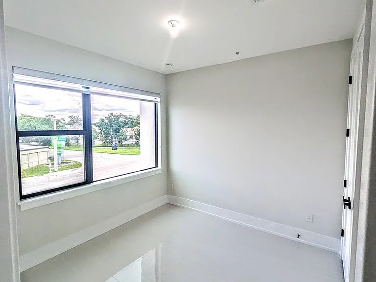2194 Fruitville Rd — Photo 18