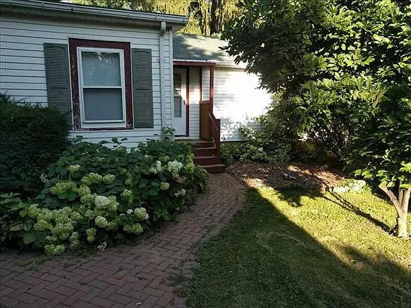 854 Terry Pl — Photo 9