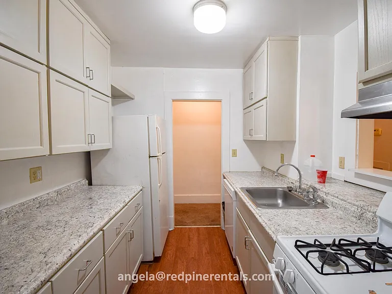 1832 Crafton Blvd #B — Photo 12