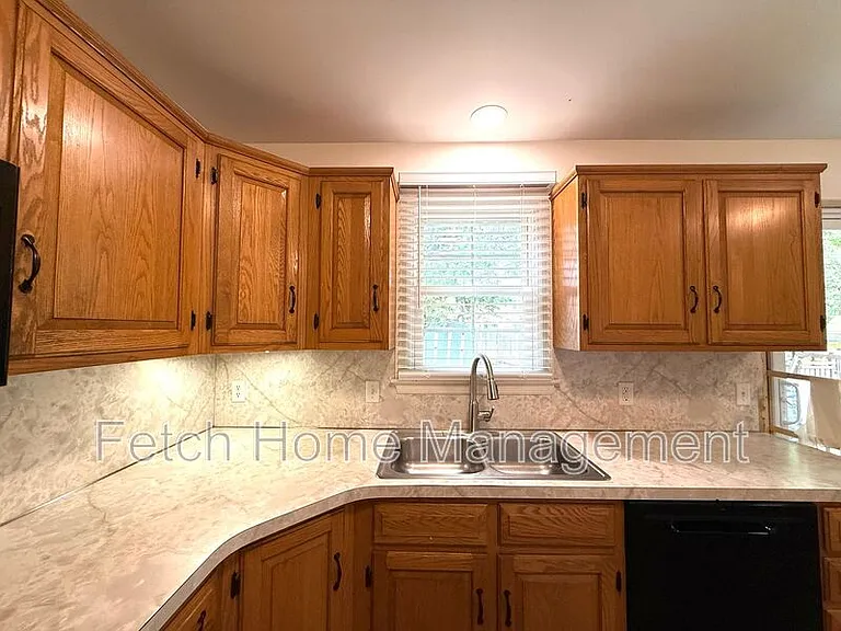 55 Beech Ln — Photo 8