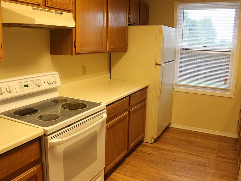 1601 Enfield St — Photo 3