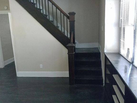 3rd image of 3423 Carrollton Ave