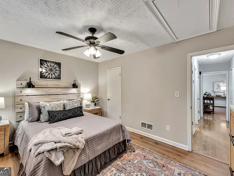 160 Booth Rd SW #A — Photo 17