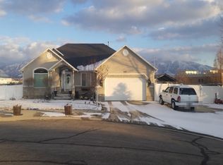 7377 S Fox Den Dr, West Jordan, UT 84084