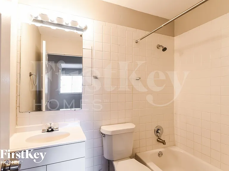 440 Durwood Dr — Photo 13
