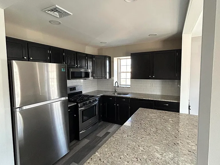 231 Atlantic St #54 — Photo 4