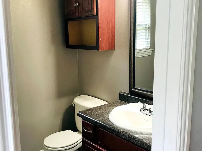1652 W Cedar St — Photo 16