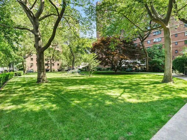 230 Jay Street 10H image 12 of 12
