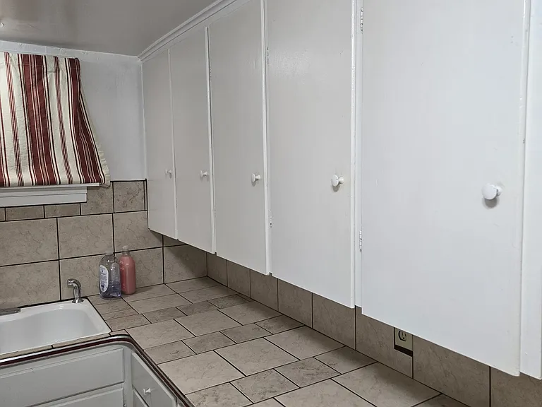 4720 W Franklin Rd #B — Photo 4