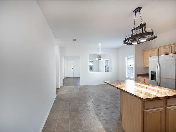5th image of 10215 Berry Hill Ln
