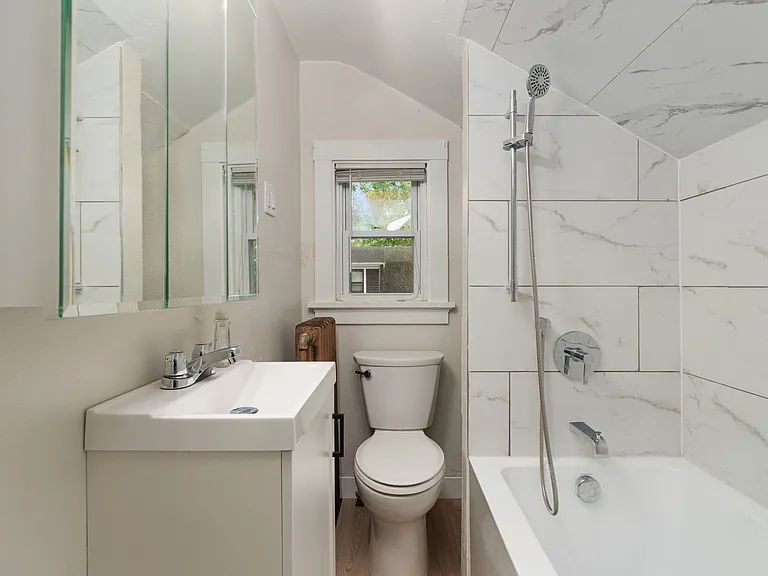 21 Farwell St #2 — Photo 16
